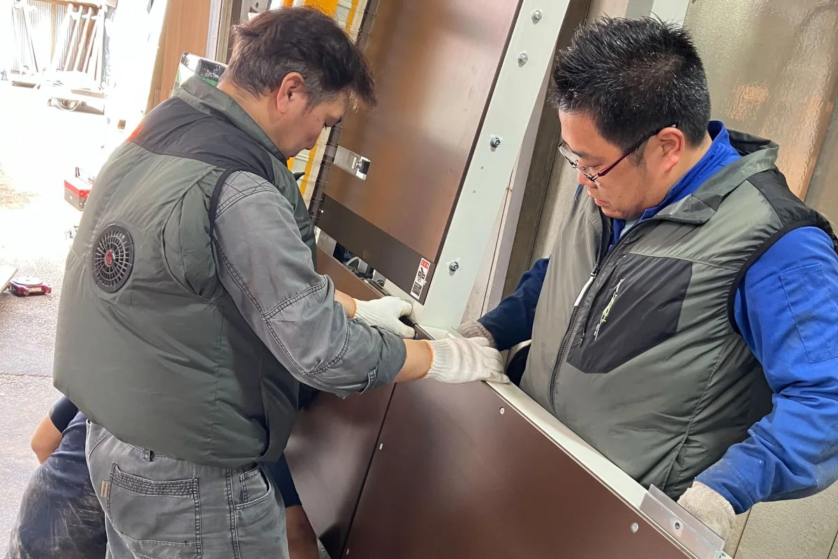 倉庫内で保管されている中古木工機械